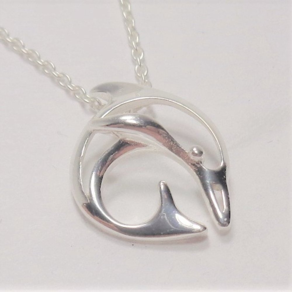 STERLING SILVER NAUTICAL SILHOUETTE DOLPHIN PORPOISE FISH SEA LIFE NECKLACE